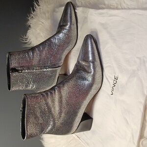VINCE  booties